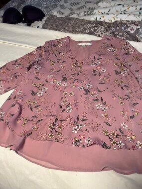 LC Lauren Conrad Mauve Pink Floral V-Neck Blouse